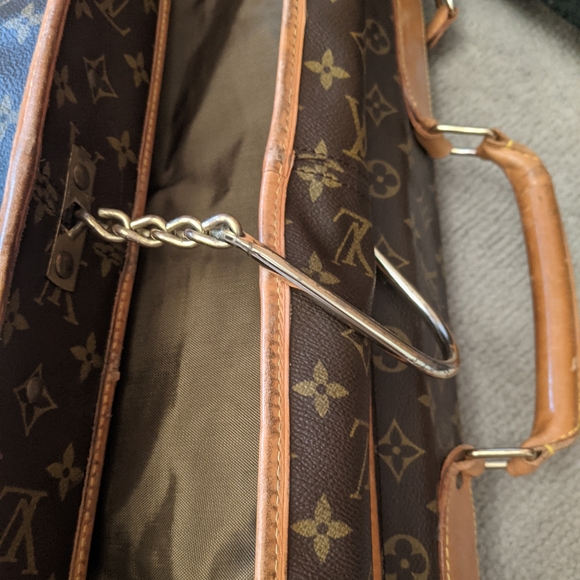 Louis Vuitton Garment Bag - Picture 3 of 16